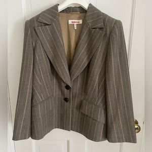 Escada wool pin stripe jacket size 44 grey/brown melange